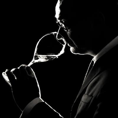 Vinprovning steg 1 Dofta p&aring; vinet